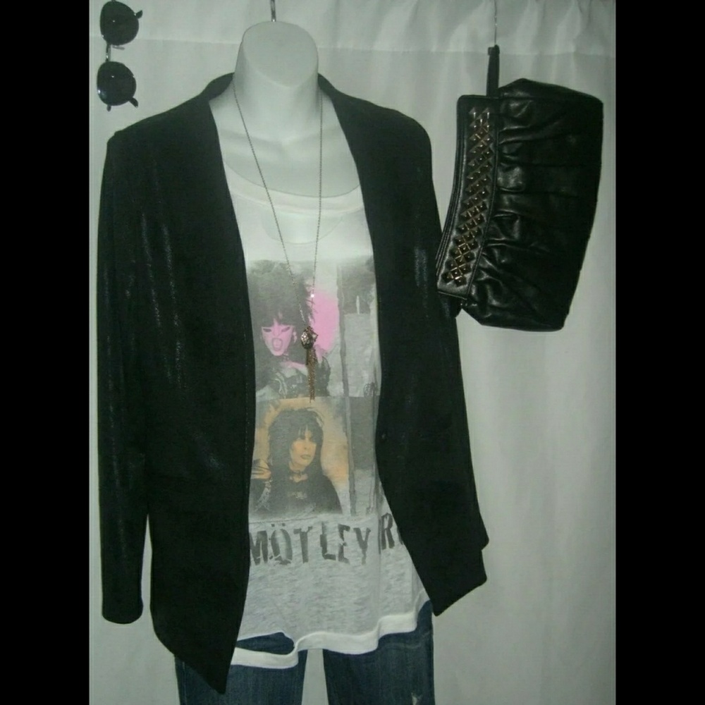 Chaser Motley Crue Shout At The Devil Ripped Tee - Picture 5 of 8